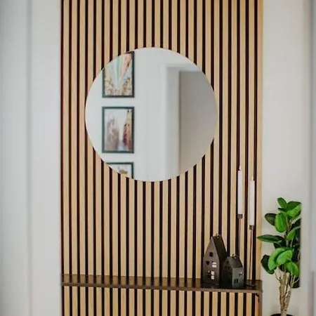 Charmante An Der Feingiesserei